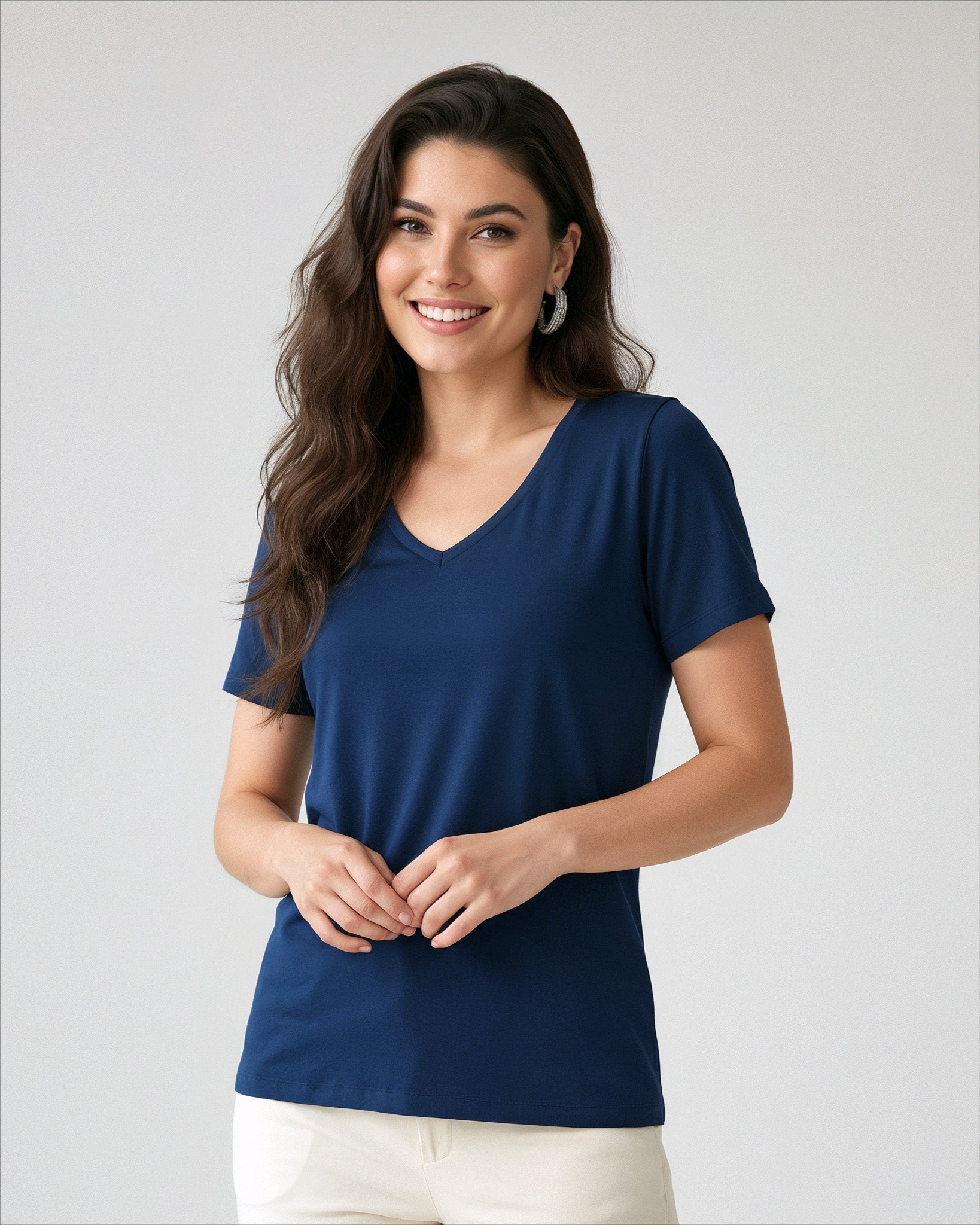 Kit 2x T-shirt Essenciais Gola V - Divina Garota