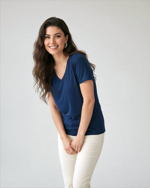 Kit 2x T-shirt Essenciais Gola V - Divina Garota