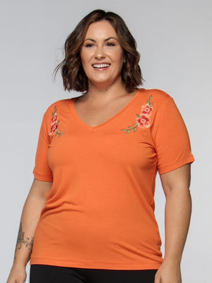 T-Shirt Bordada Aurora - Divina Garota