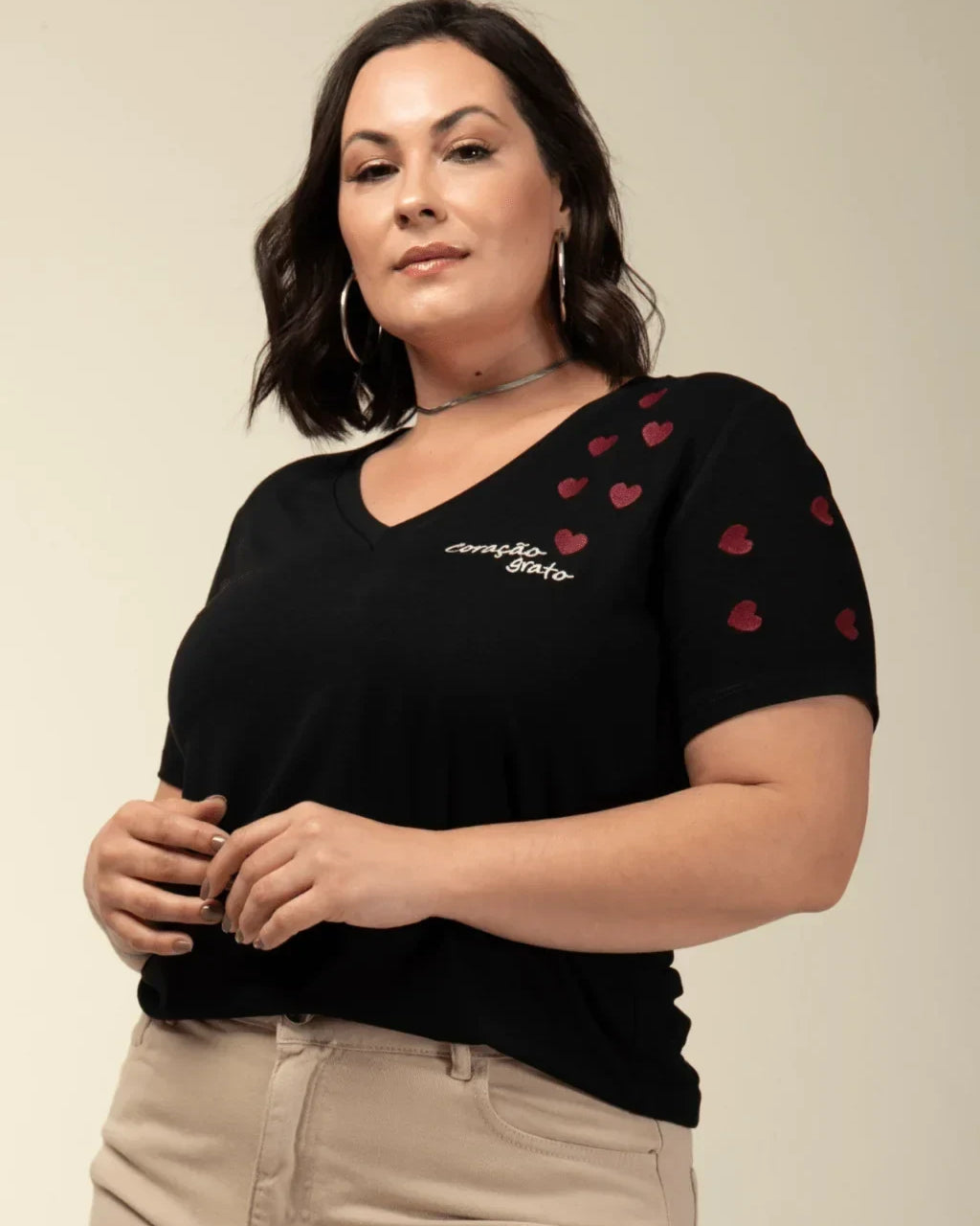 T-shirt Bordada Coração Grato - Divina Garota