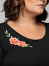 T-shirt Bordada Essência Floral - Divina Garota