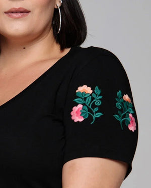 T-shirt Bordada Flores - Divina Garota