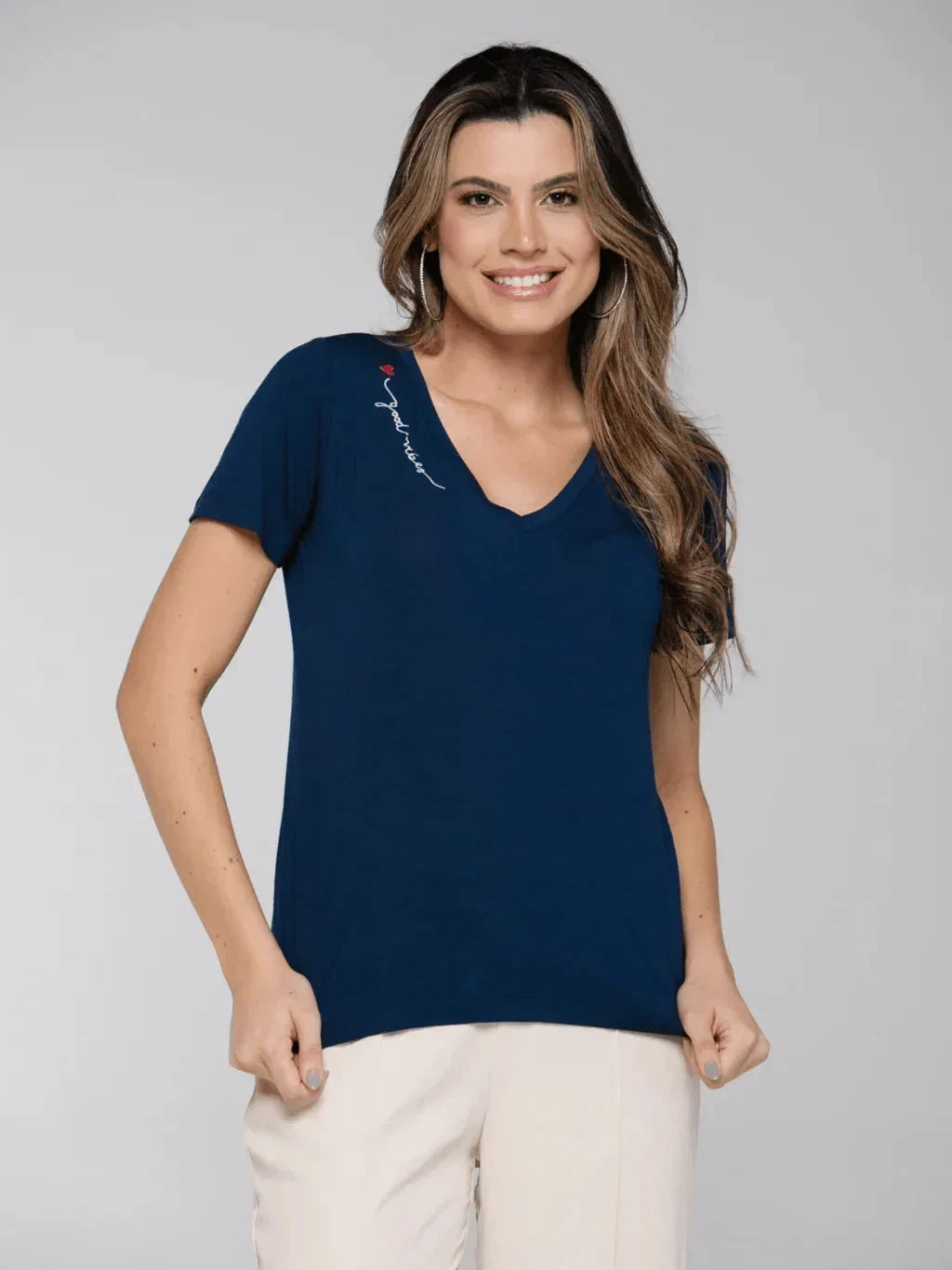 T-shirt Bordada Good Vibes - Divina Garota