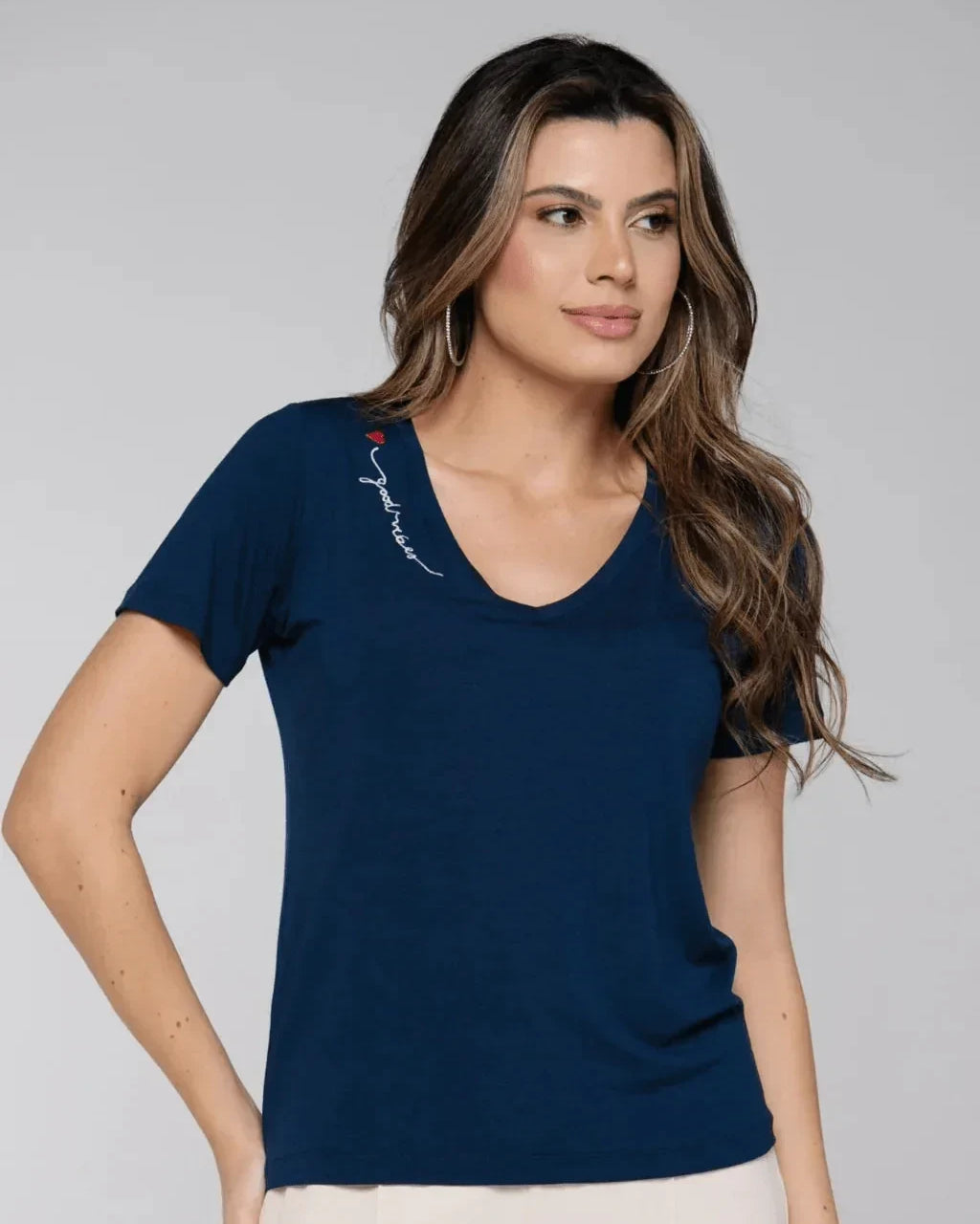 T-shirt Bordada Good Vibes - Divina Garota