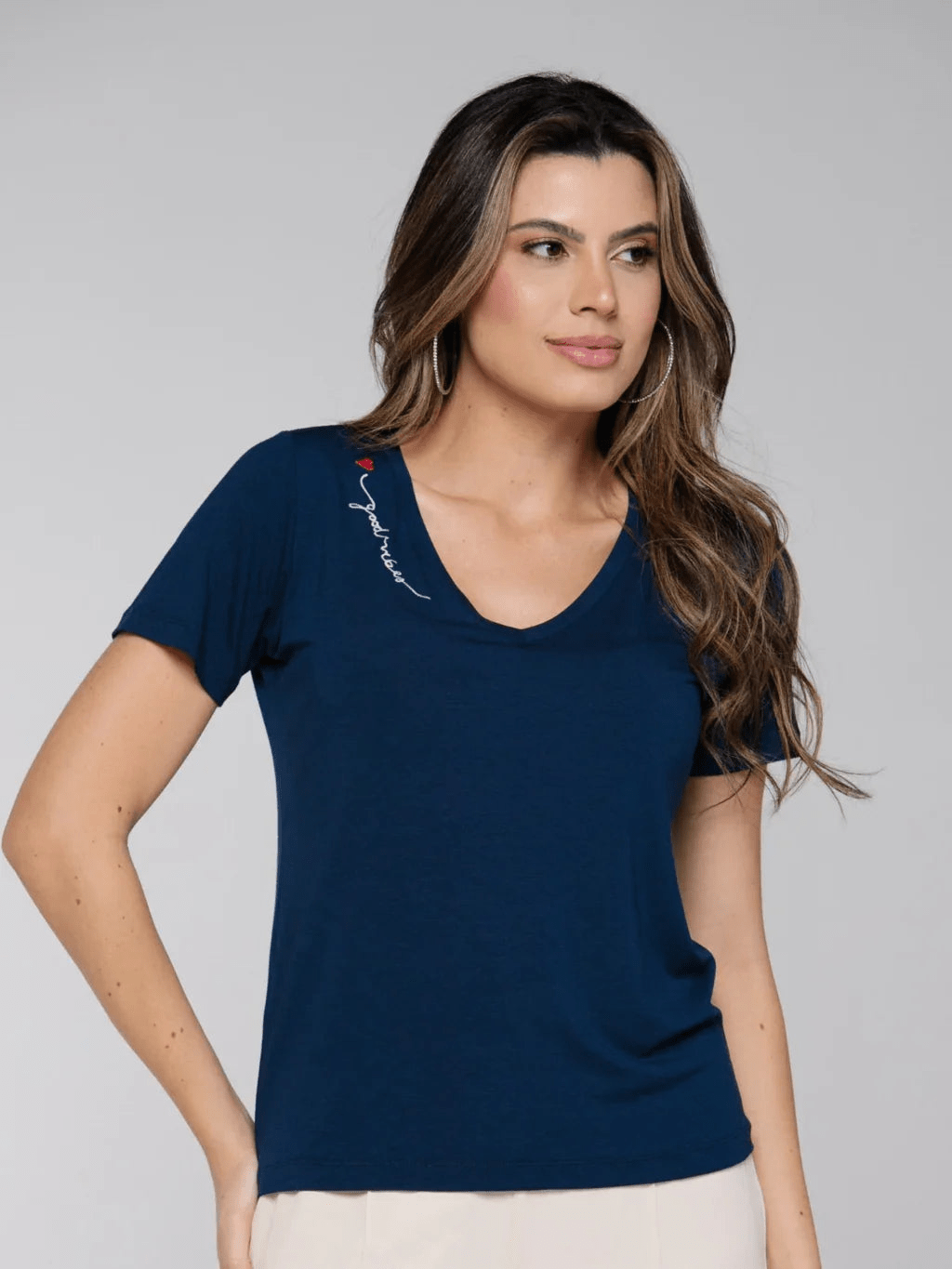 T-shirt Bordada Good Vibes - Divina Garota