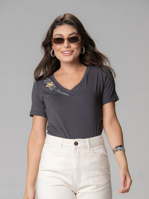 T-Shirt Bordada Preciosa - Divina Garota