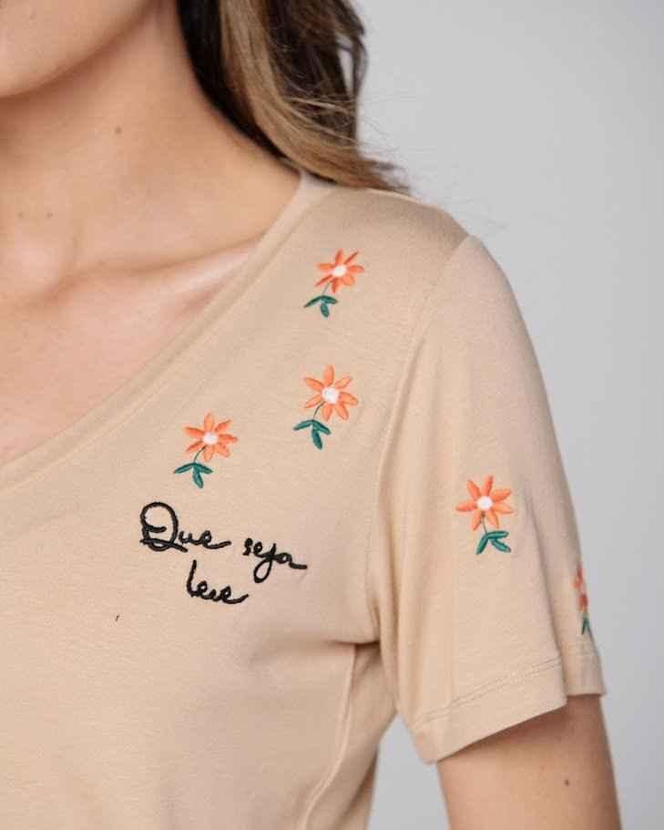 T-shirt Bordada Que Seja Leve