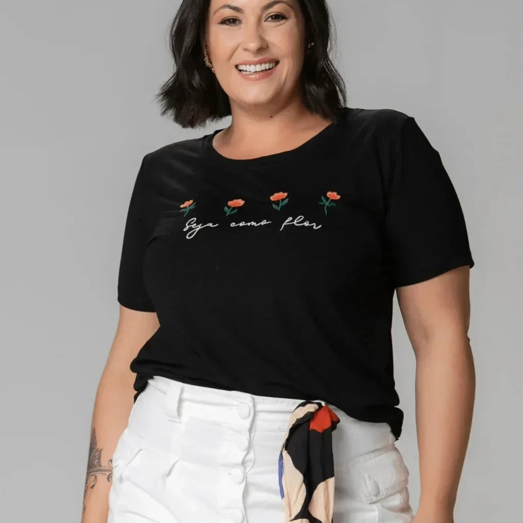 T-shirt Bordada Seja como flor - Divina Garota