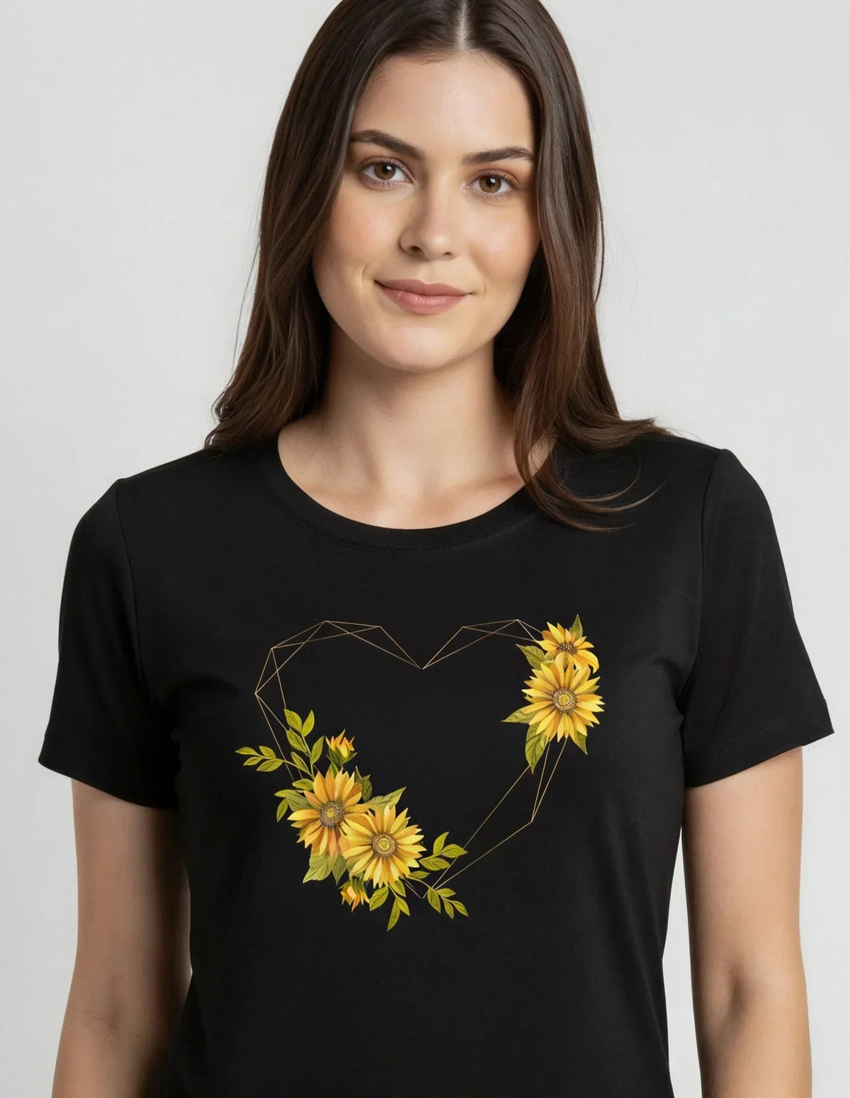T-Shirt Coração Floral Girassol - Divina Garota