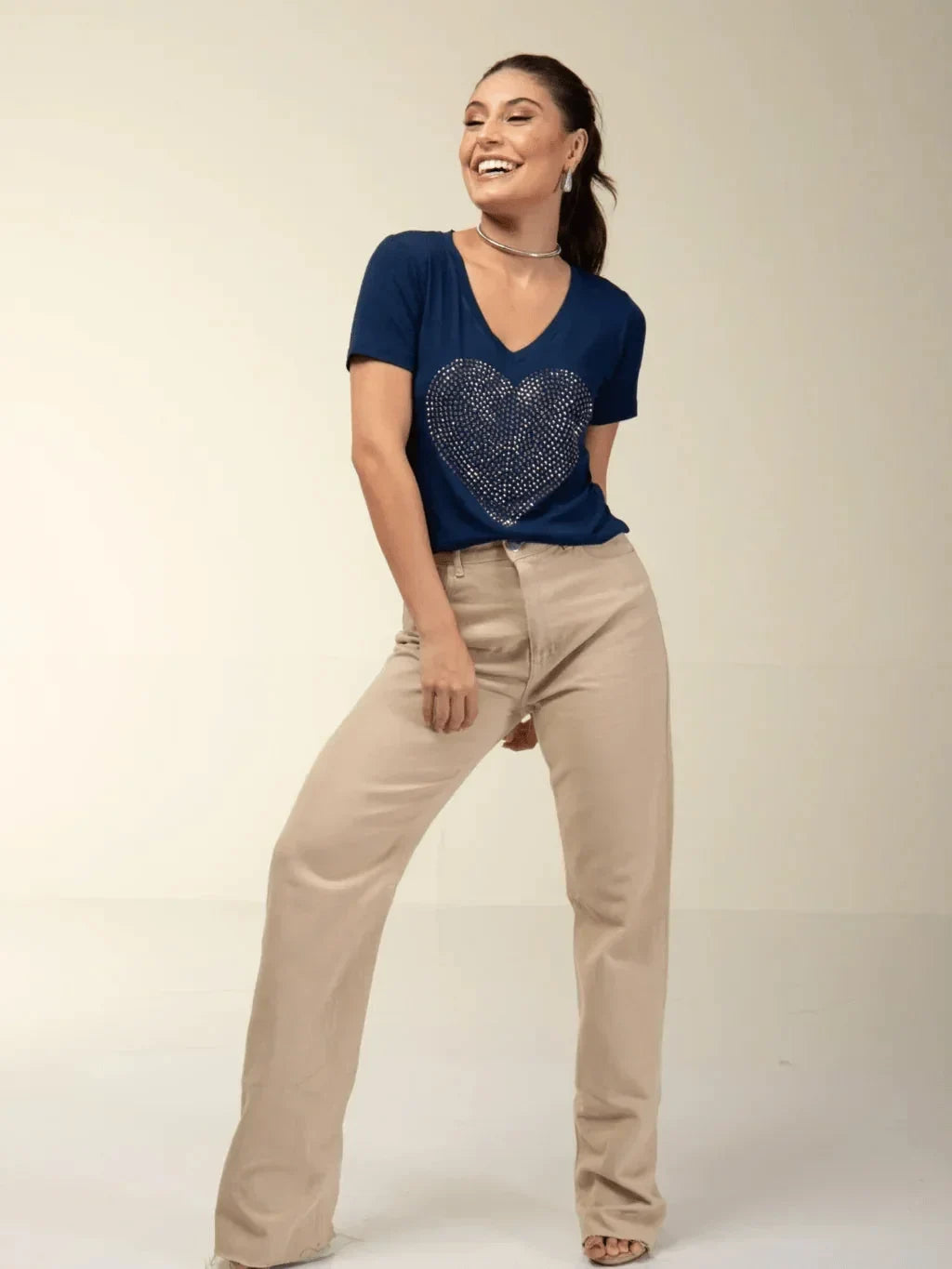 T-shirt Coração Strass - Divina Garota