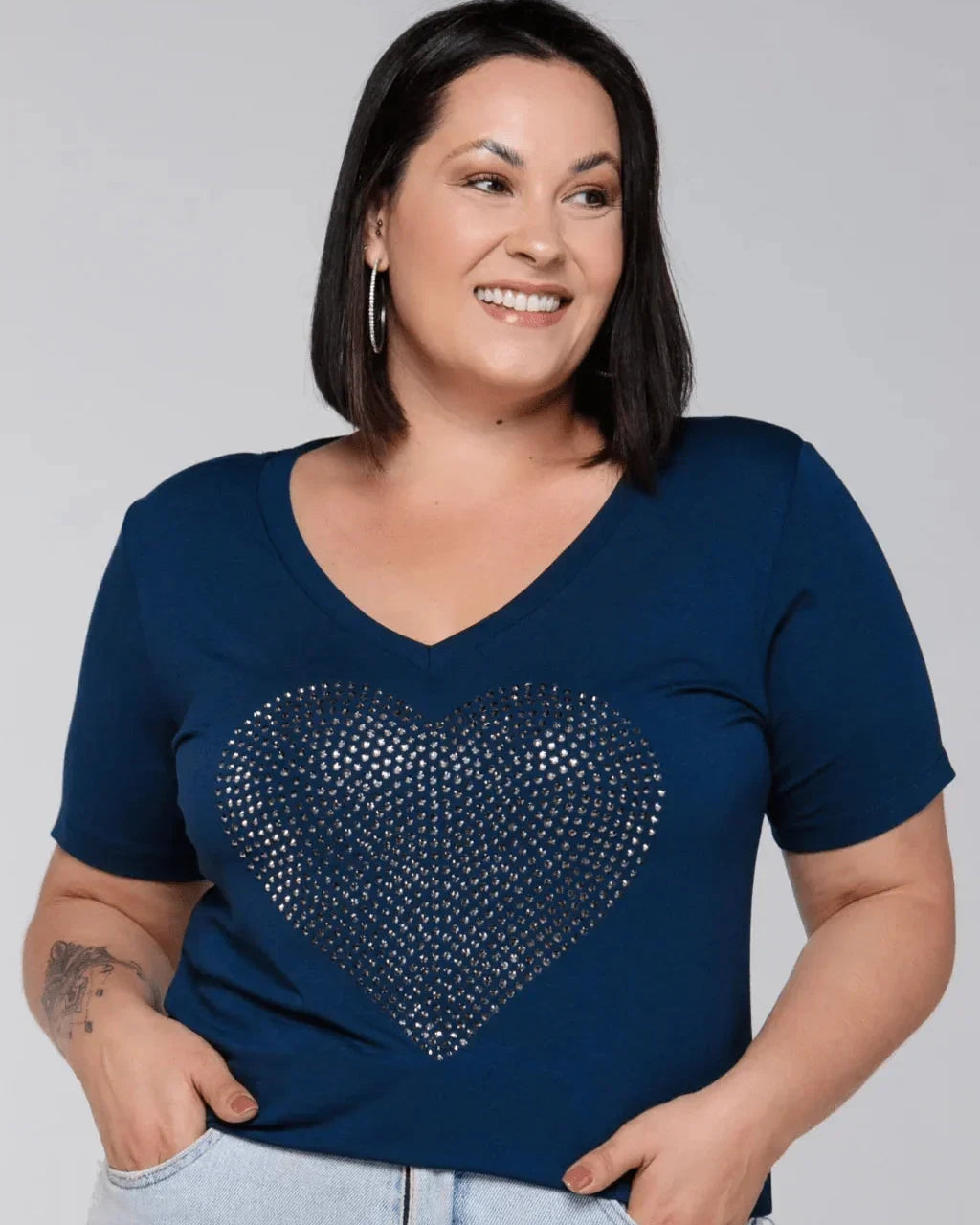 T-shirt Coração Strass - Divina Garota