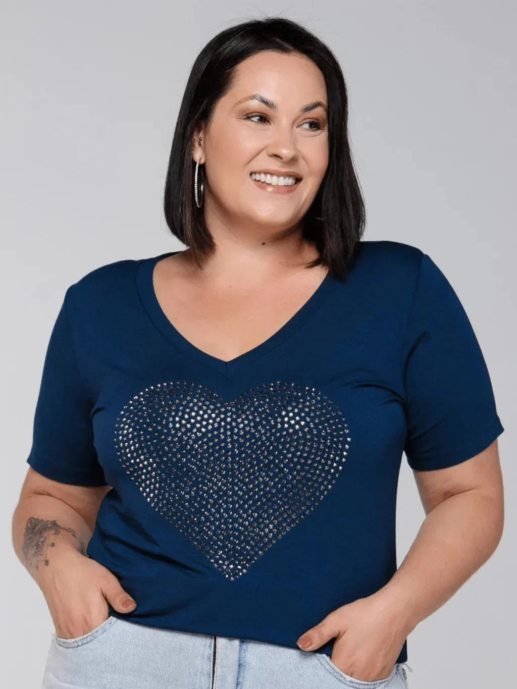 T-shirt Coração Strass - Divina Garota