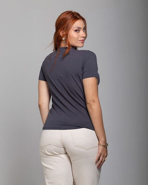 T-shirt Essencial Gola V - Divina Garota