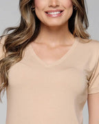T-shirt Essencial Gola V - Divina Garota