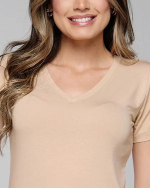 T-shirt Essencial Gola V - Divina Garota