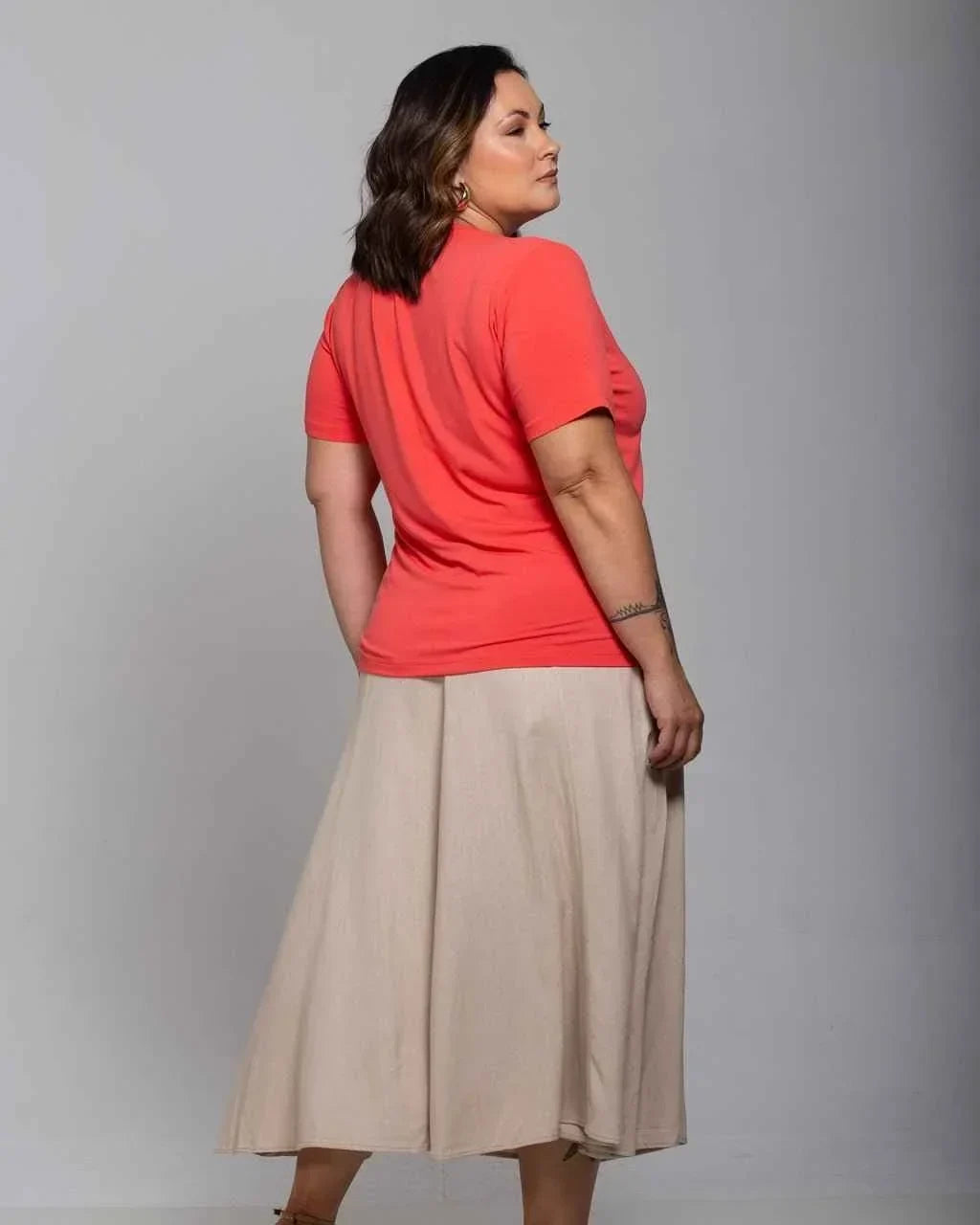 T-shirt Essencial Gola V