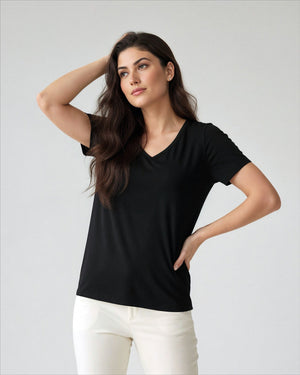 T-shirt Essencial Gola V - Divina Garota