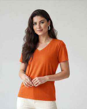 T-shirt Essencial Gola V - Divina Garota