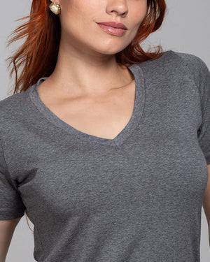 T-shirt Essencial Gola V - Divina Garota