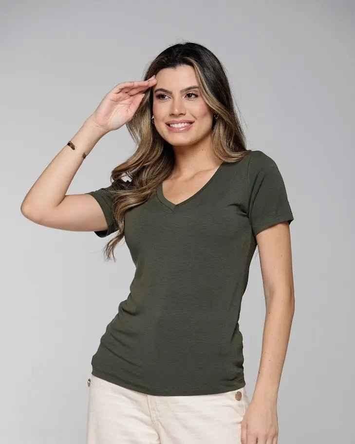 T-shirt Essencial Gola V