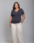 T-shirt Essencial Gola V - Divina Garota