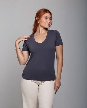 T-shirt Essencial Gola V - Divina Garota