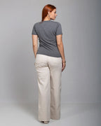 T-shirt Essencial Gola V - Divina Garota