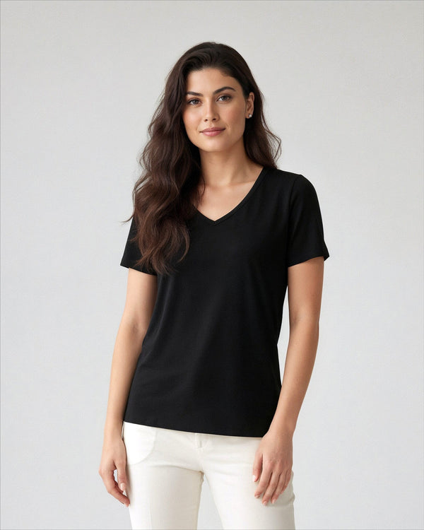 T-shirt Essencial Gola V - Divina Garota