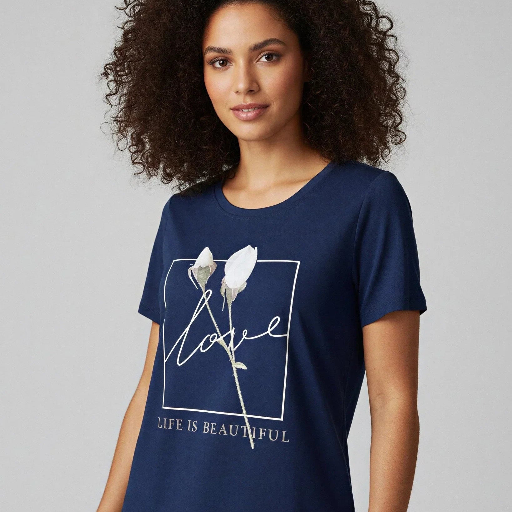 T-Shirt Floral Love - Divina Garota