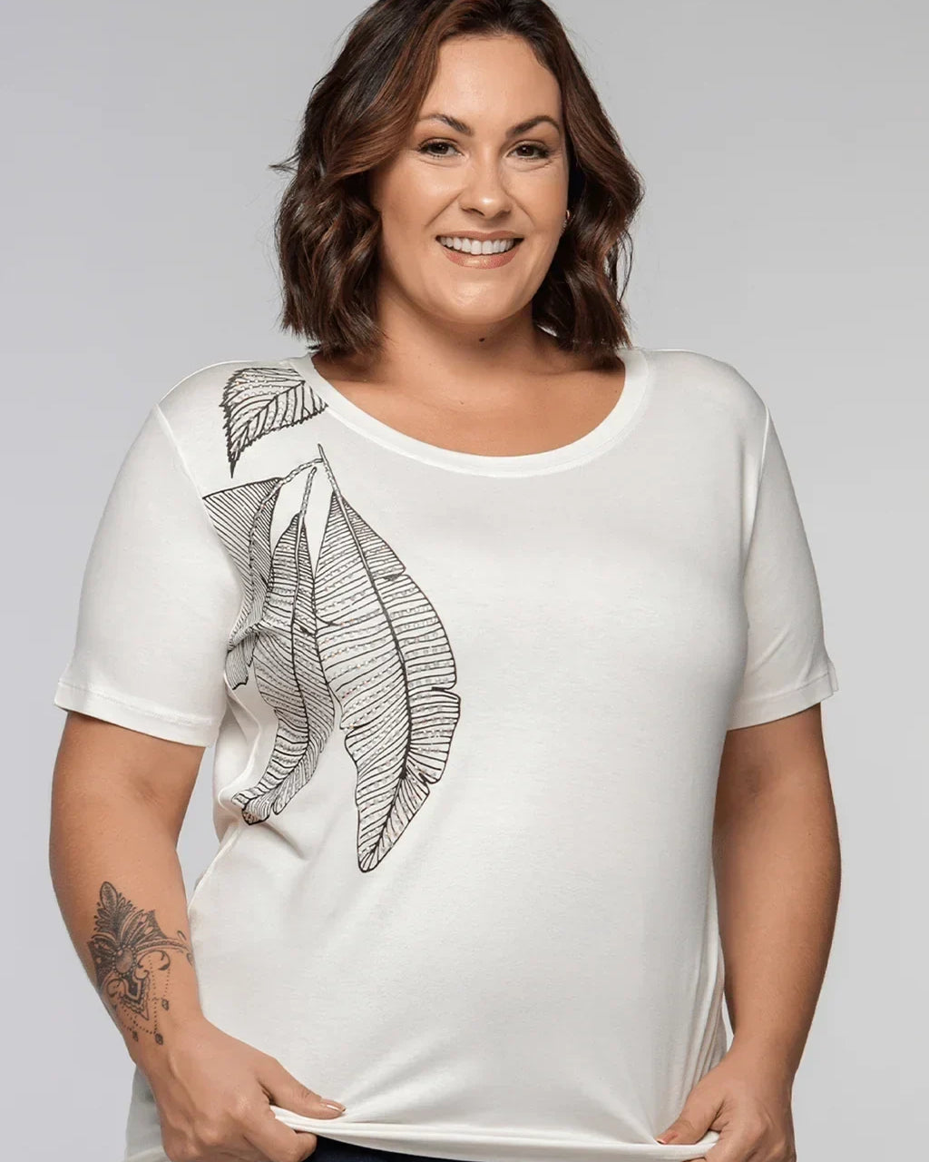T-Shirt Folhas de Oásis - Divina Garota