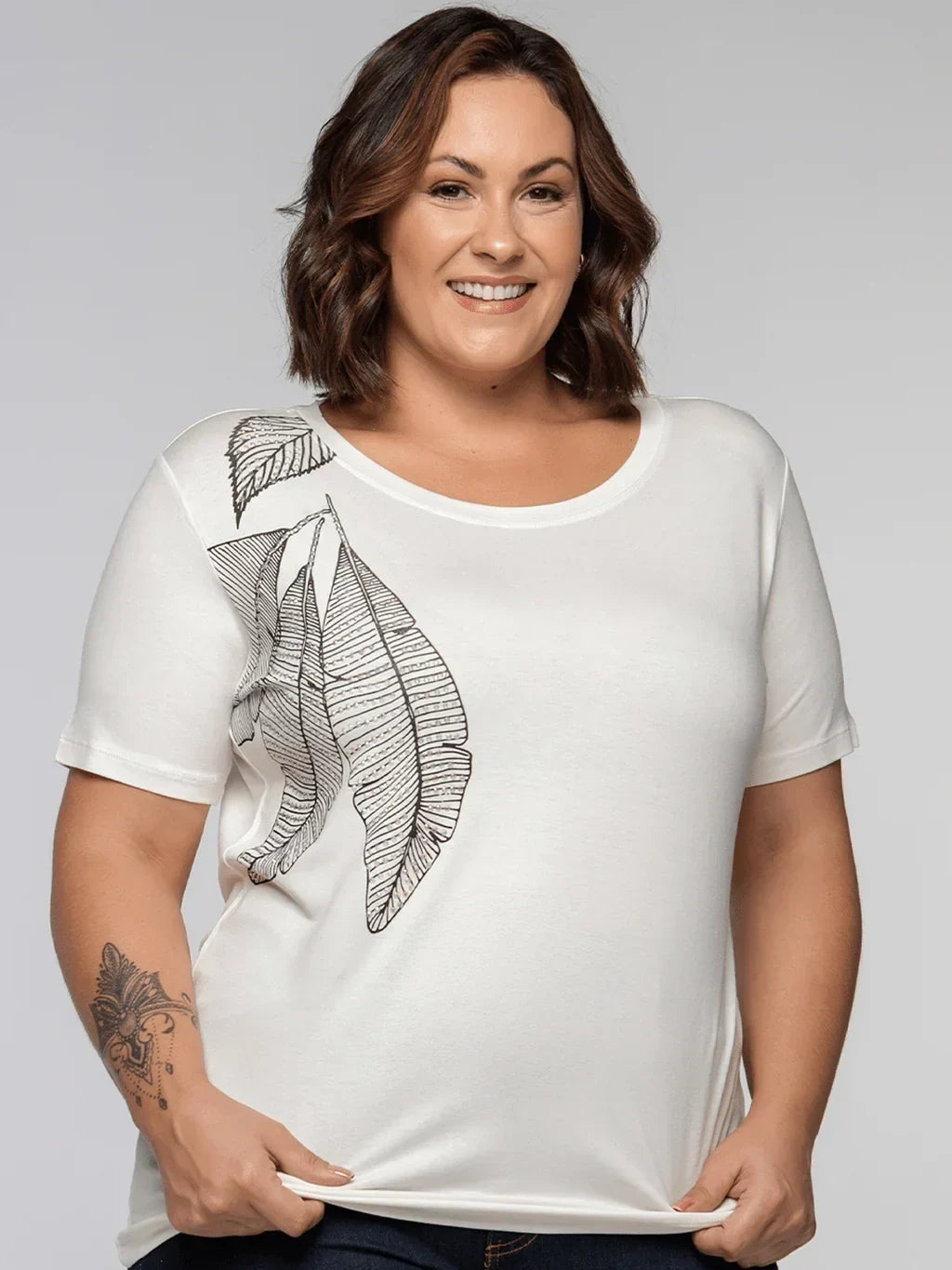 T-Shirt Folhas de Oásis - Divina Garota