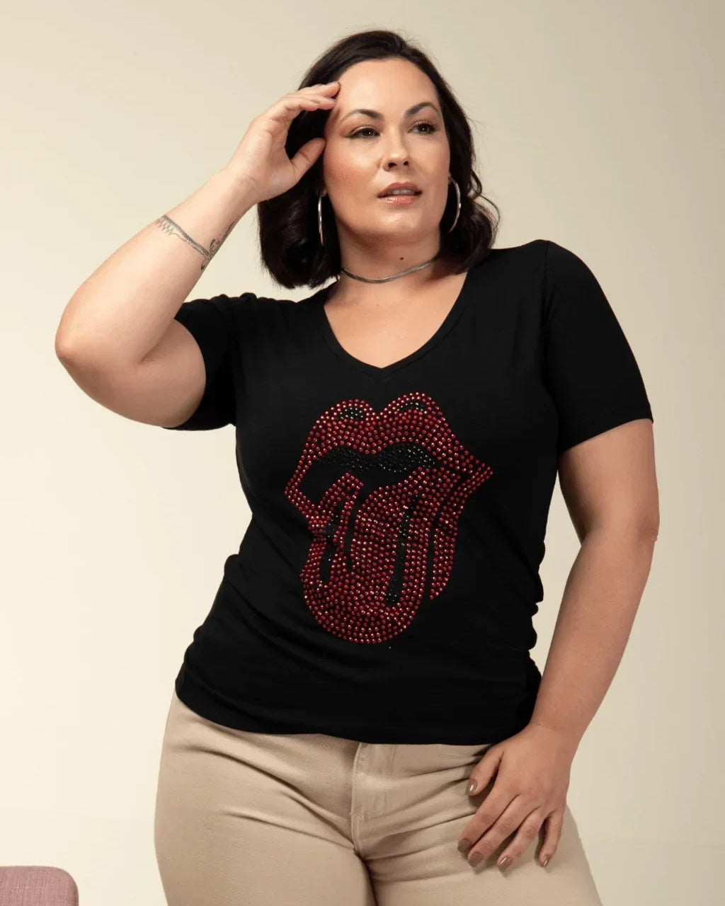 T-Shirt Língua Strass - Divina Garota