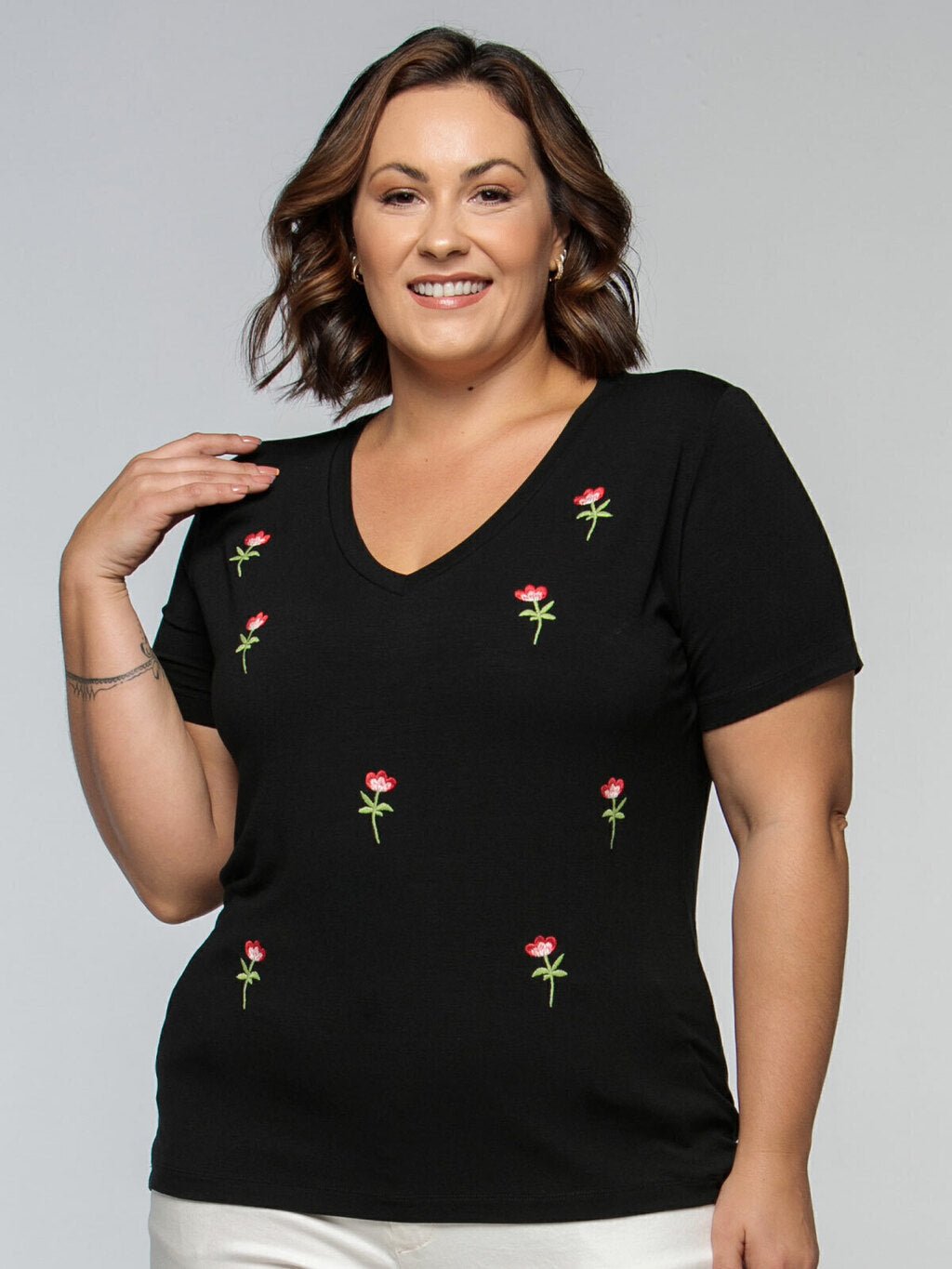 T-shirt Mini Tulipas Bordada - Divina Garota