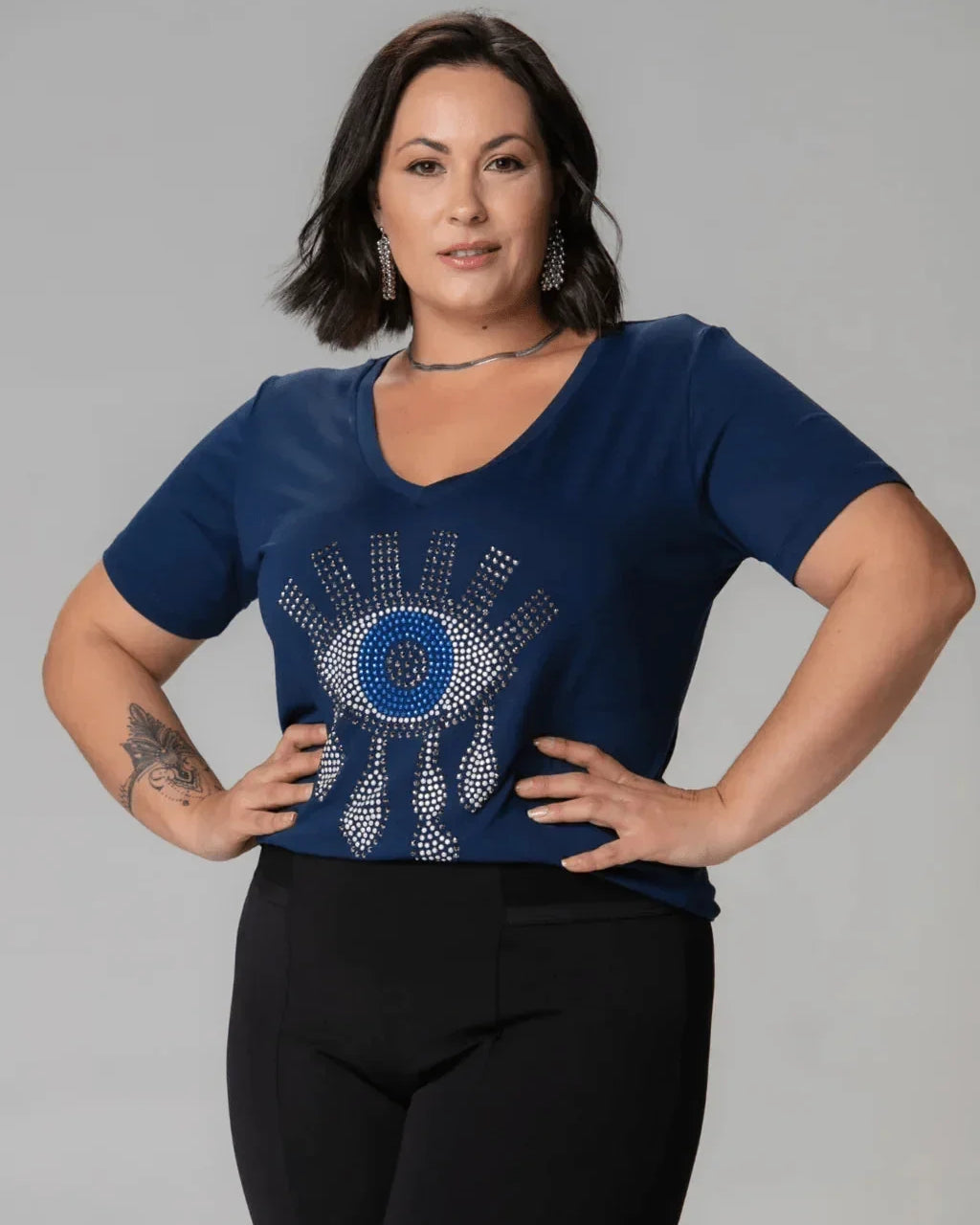 T-Shirt Olho Grego Strass - Divina Garota